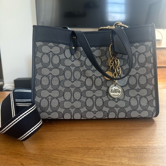 COACH Signature Jacquard Field Tote 30 Navy - Picture 1 of 11
